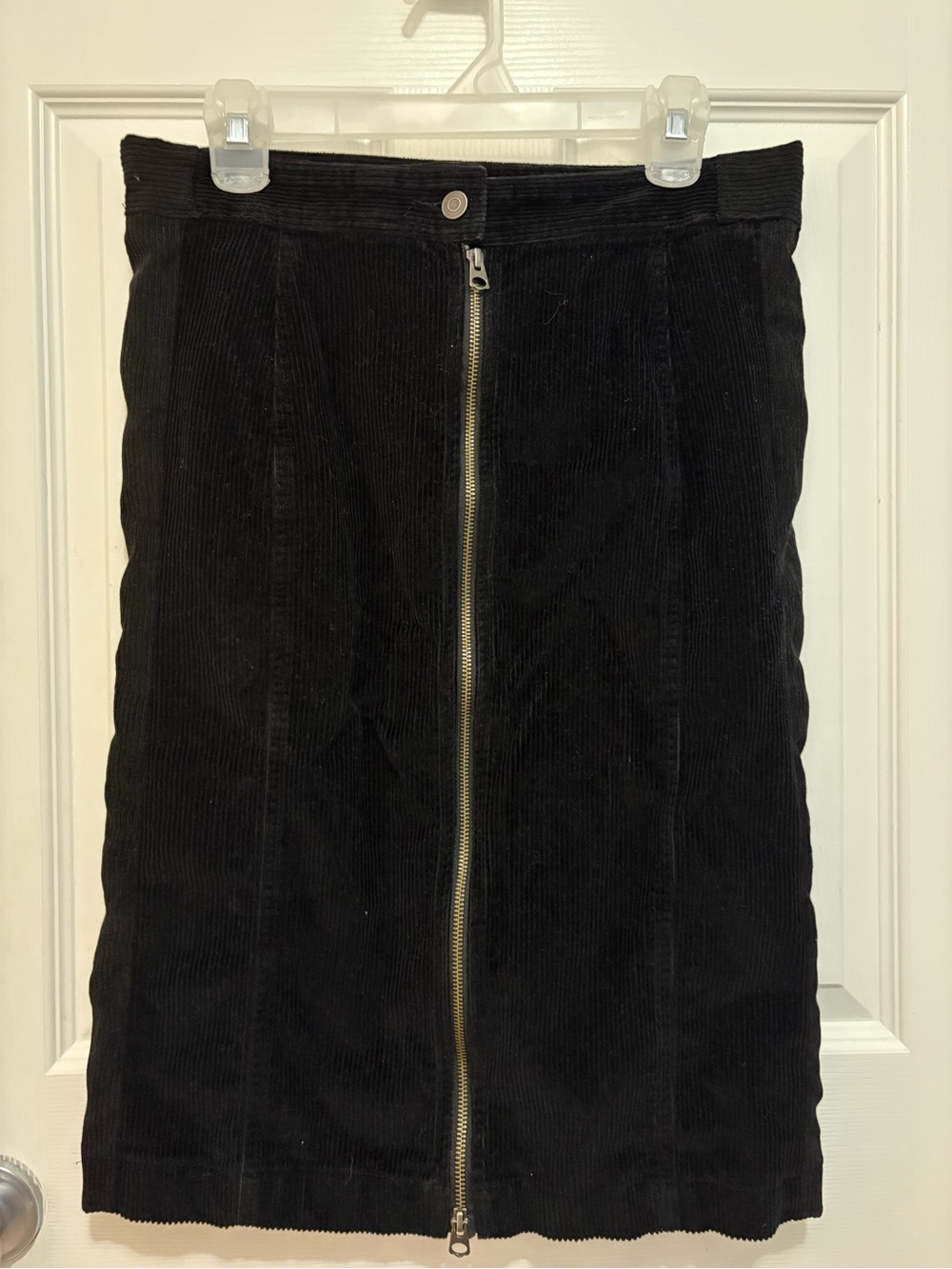 Aritzia Wilfred free corduroy front zip midi skirt